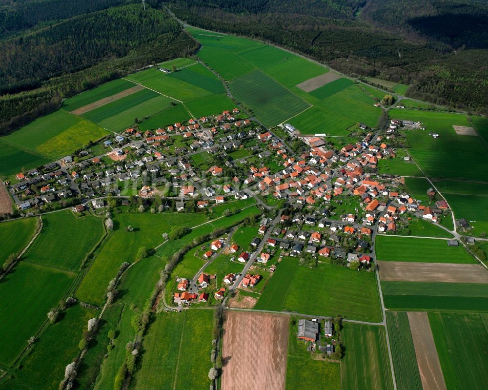 Luftbild Wippershain - Dorfkern am Feldrand in Wippershain im Bundesland Hessen, Deutschland