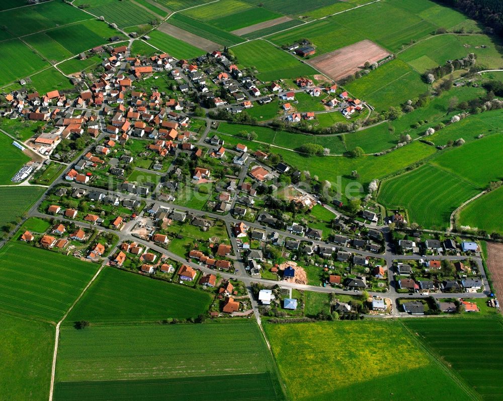 Luftaufnahme Wippershain - Dorfkern am Feldrand in Wippershain im Bundesland Hessen, Deutschland