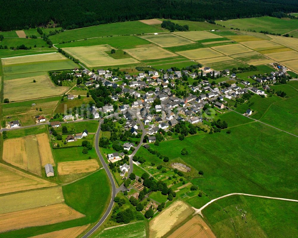 Wirschweiler von oben - Dorfkern am Feldrand in Wirschweiler im Bundesland Rheinland-Pfalz, Deutschland