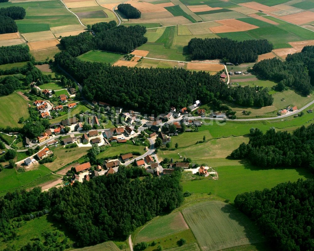 Luftbild Wollersdorf - Dorfkern am Feldrand in Wollersdorf im Bundesland Bayern, Deutschland