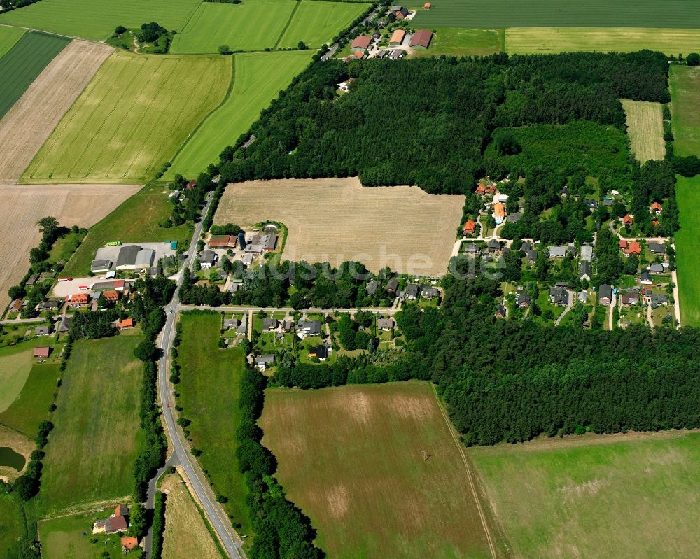 Luftbild Woltersdorf - Dorfkern am Feldrand in Woltersdorf im Bundesland Schleswig-Holstein, Deutschland