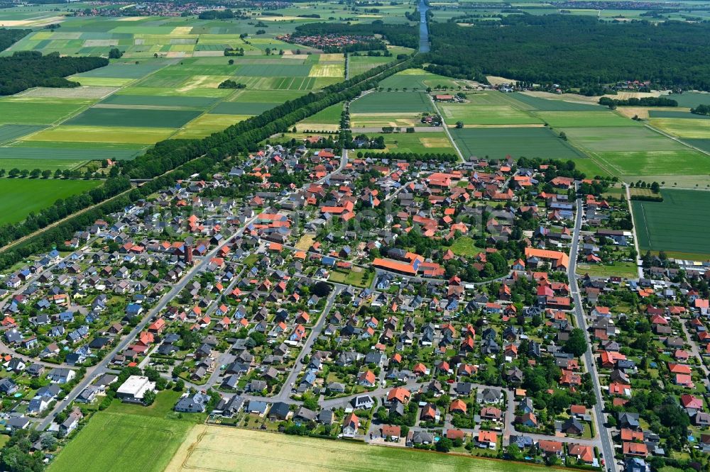 Luftaufnahme Woltorf - Dorfkern am Feldrand in Woltorf im Bundesland Niedersachsen, Deutschland