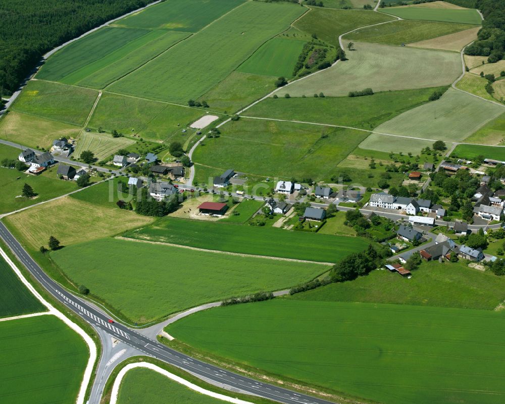 Luftbild Würrich - Dorfkern am Feldrand in Würrich im Bundesland Rheinland-Pfalz, Deutschland