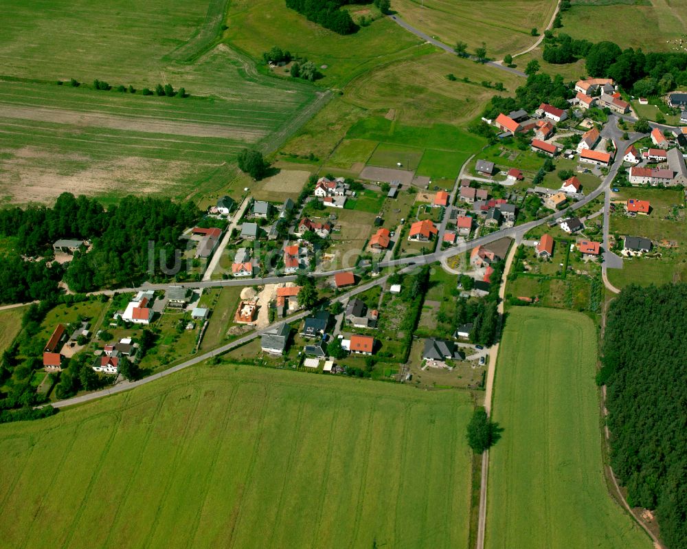 Würschnitz aus der Vogelperspektive: Dorfkern am Feldrand in Würschnitz im Bundesland Sachsen, Deutschland