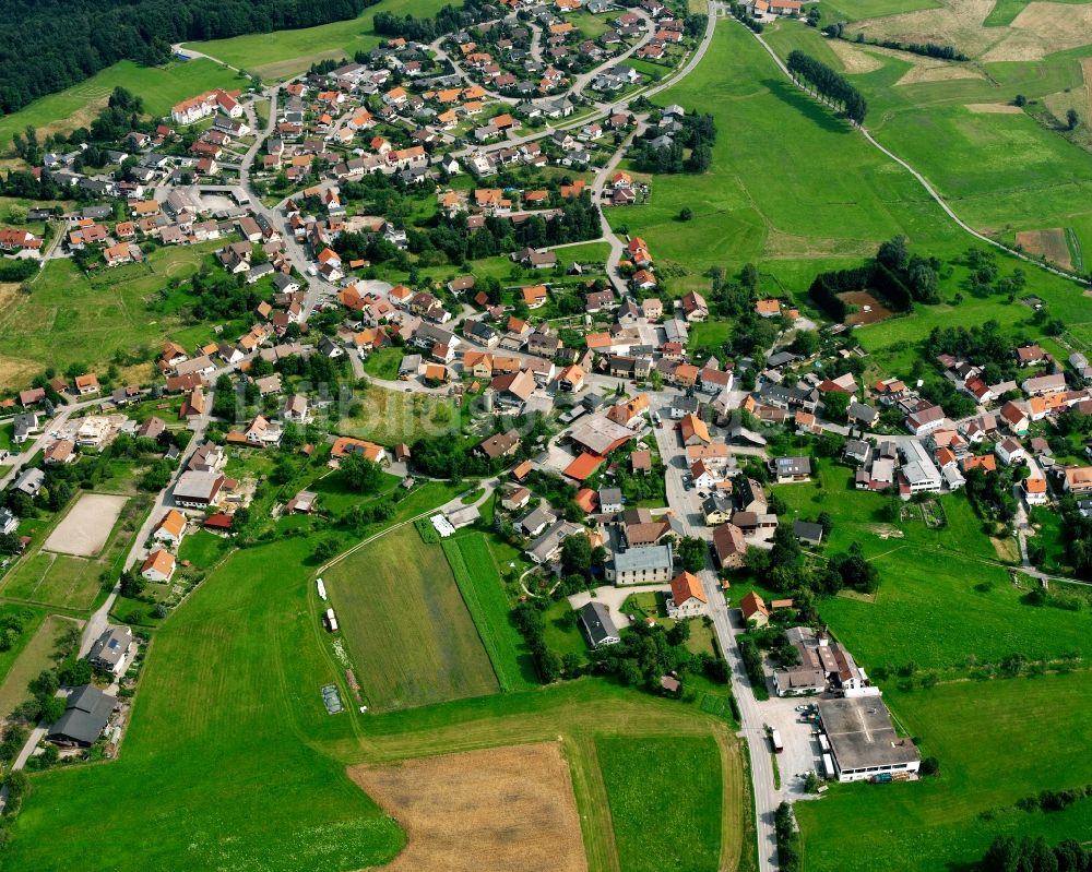 Luftaufnahme Wüstenrot - Dorfkern am Feldrand in Wüstenrot im Bundesland Baden-Württemberg, Deutschland