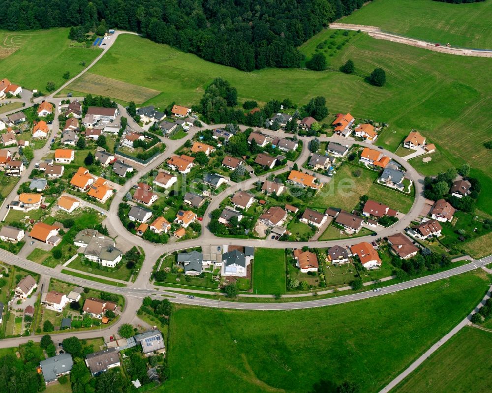 Wüstenrot von oben - Dorfkern am Feldrand in Wüstenrot im Bundesland Baden-Württemberg, Deutschland