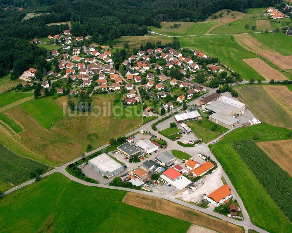 Luftaufnahme Wüstenrot - Dorfkern am Feldrand in Wüstenrot im Bundesland Baden-Württemberg, Deutschland