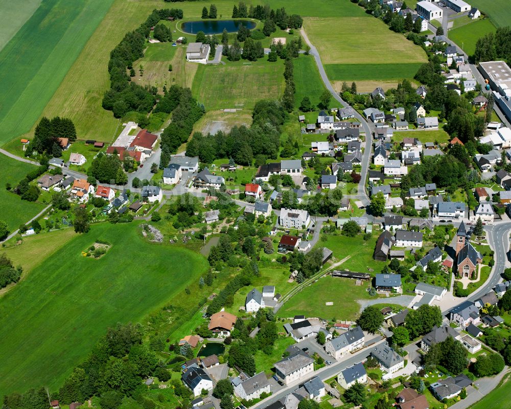 Luftbild Wüstenselbitz - Dorfkern am Feldrand in Wüstenselbitz im Bundesland Bayern, Deutschland