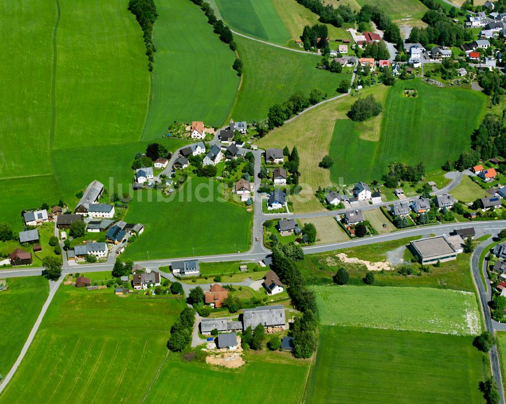 Luftaufnahme Wüstenselbitz - Dorfkern am Feldrand in Wüstenselbitz im Bundesland Bayern, Deutschland