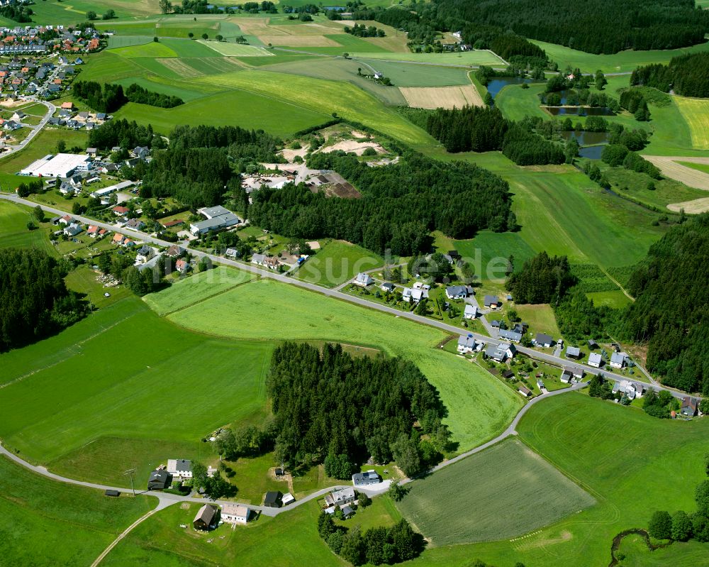 Luftbild Wüstenselbitz - Dorfkern am Feldrand in Wüstenselbitz im Bundesland Bayern, Deutschland