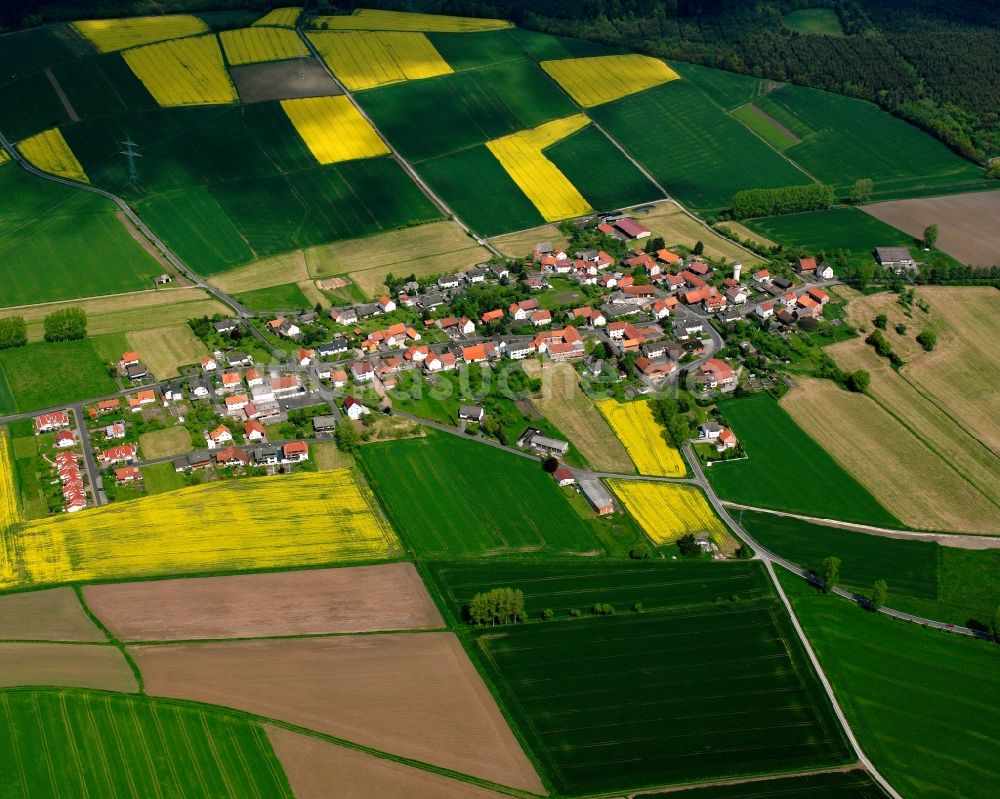 Luftaufnahme Wüstfeld - Dorfkern am Feldrand in Wüstfeld im Bundesland Hessen, Deutschland