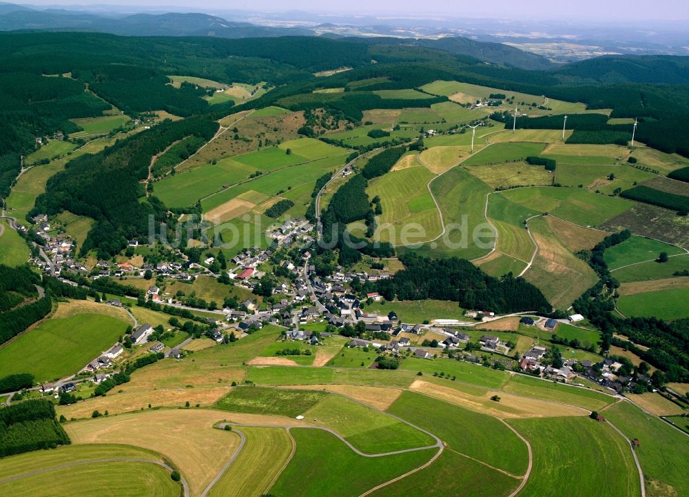 Wunderthausen von oben - Dorfkern am Feldrand in Wunderthausen im Bundesland Nordrhein-Westfalen, Deutschland