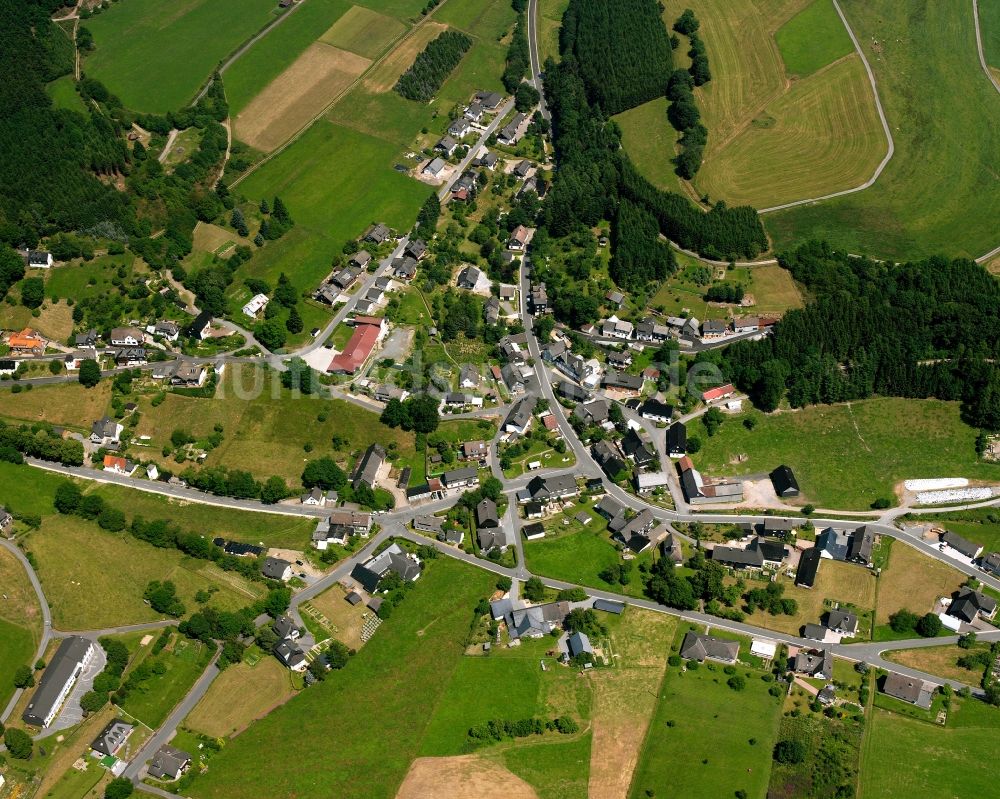 Wunderthausen von oben - Dorfkern am Feldrand in Wunderthausen im Bundesland Nordrhein-Westfalen, Deutschland