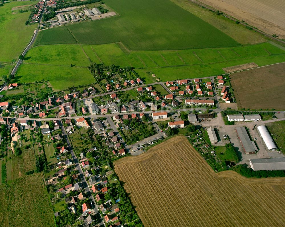 Zabeltitz von oben - Dorfkern am Feldrand in Zabeltitz im Bundesland Sachsen, Deutschland