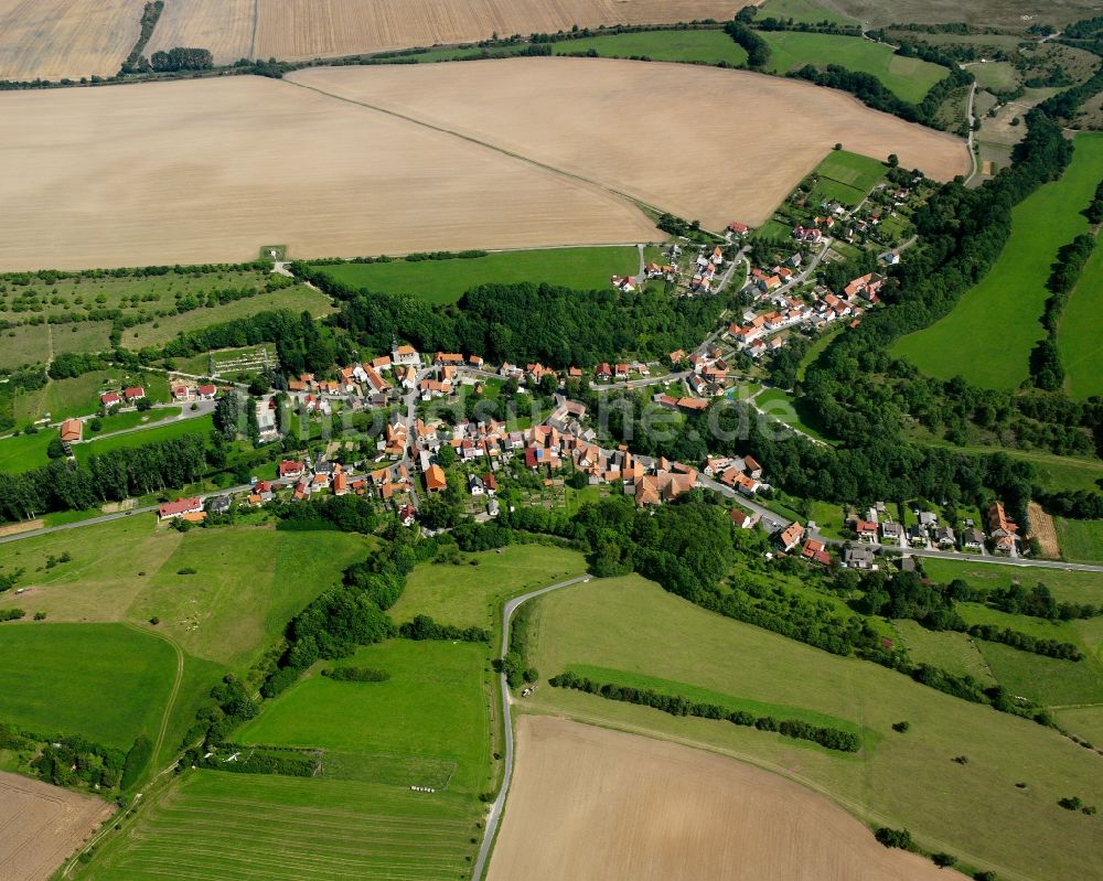 Zella von oben - Dorfkern am Feldrand in Zella im Bundesland Thüringen, Deutschland