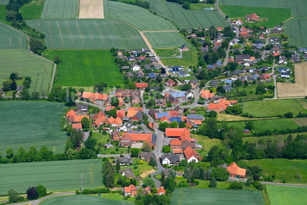 Luftaufnahme Zersen - Dorfkern am Feldrand in Zersen im Bundesland Niedersachsen, Deutschland