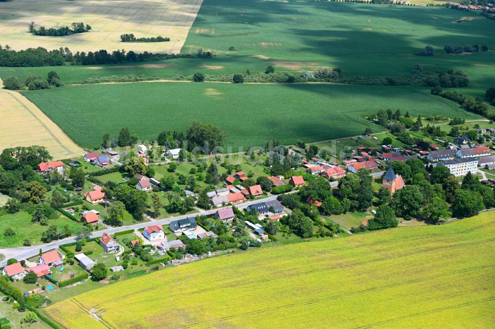 Luftbild Zettemin - Dorfkern am Feldrand in Zettemin im Bundesland Mecklenburg-Vorpommern, Deutschland