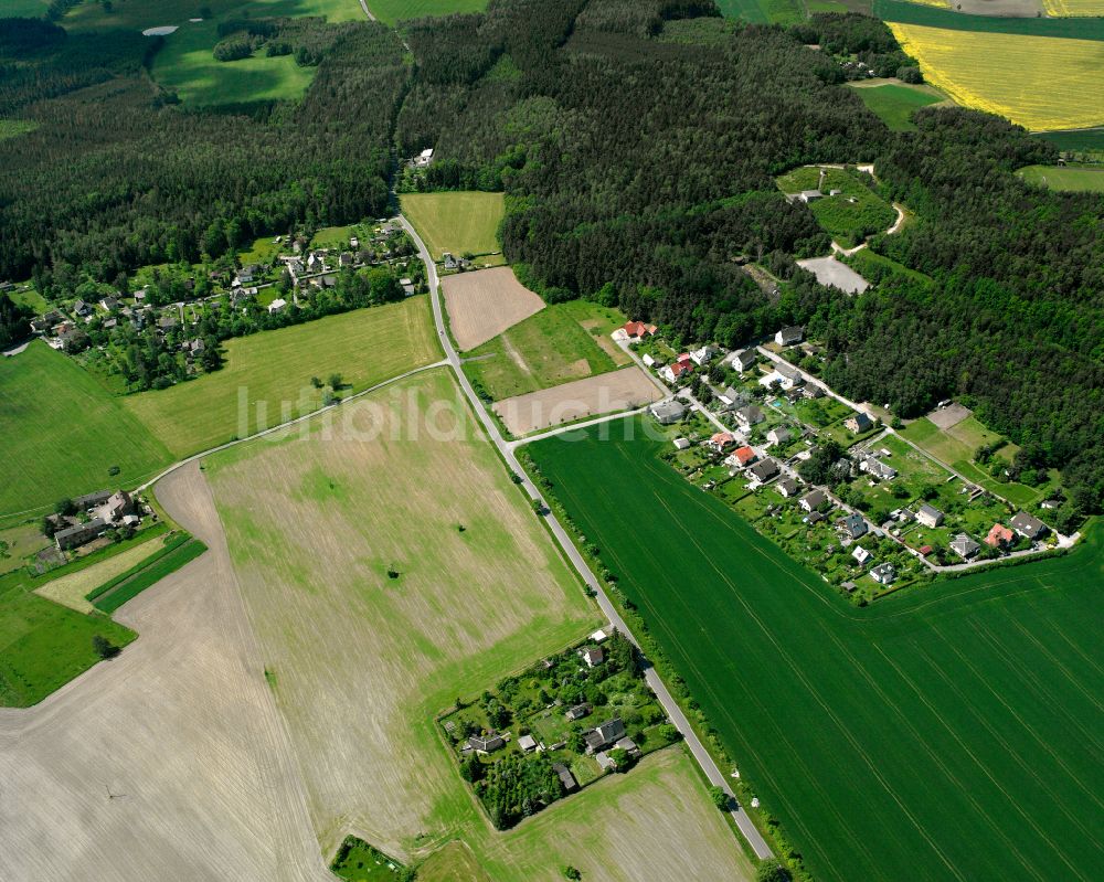 Zeulenroda von oben - Dorfkern am Feldrand in Zeulenroda im Bundesland Thüringen, Deutschland