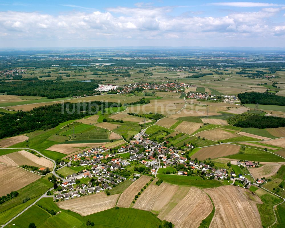 Luftaufnahme Zierolshofen - Dorfkern am Feldrand in Zierolshofen im Bundesland Baden-Württemberg, Deutschland