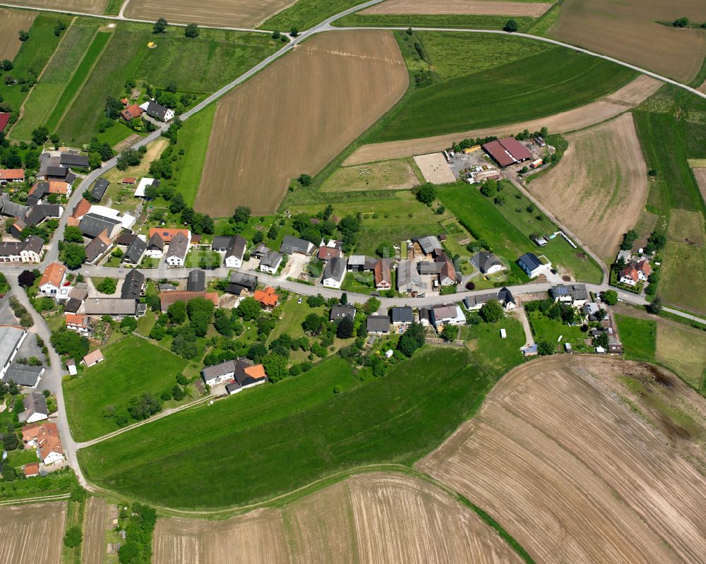 Zierolshofen von oben - Dorfkern am Feldrand in Zierolshofen im Bundesland Baden-Württemberg, Deutschland