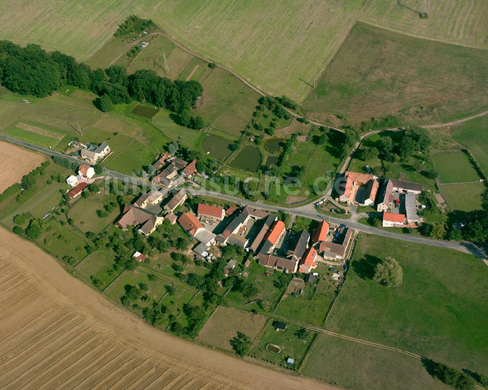 Zschorta aus der Vogelperspektive: Dorfkern am Feldrand in Zschorta im Bundesland Thüringen, Deutschland