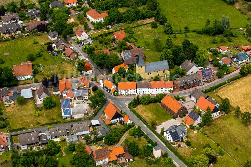 Flierich von oben - Dorfkern in Flierich im Bundesland Nordrhein-Westfalen