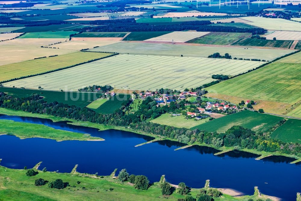 Dalchau von oben - Dorfkern an den Fluss- Uferbereichen der Elbe in Dalchau im Bundesland Sachsen-Anhalt, Deutschland