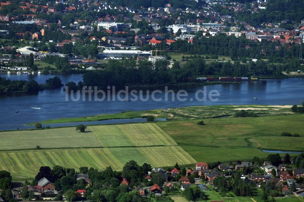 Luftbild Marschacht - Dorfkern an den Fluss- Uferbereichen der Elbe in Marschacht im Bundesland Niedersachsen