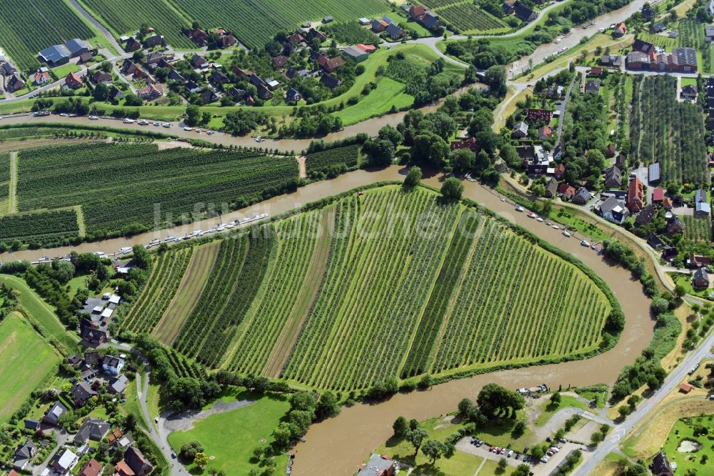 Luftbild Höhen - Dorfkern an den Fluss- Uferbereichen der Lühe in Höhen im Bundesland Niedersachsen, Deutschland