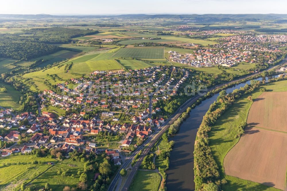 Luftaufnahme Wülflingen - Dorfkern an den Fluss- Uferbereichen des Main in Wülflingen im Bundesland Bayern, Deutschland