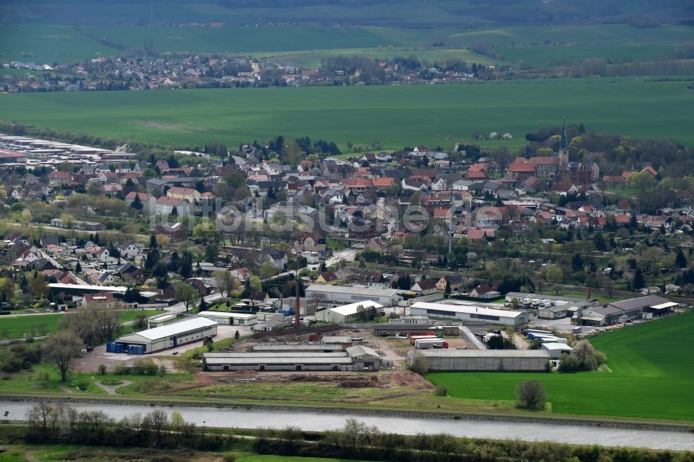 Luftaufnahme Groß Ammensleben - Dorfkern an den Fluss- Uferbereichen des Mittellandkanales in Niedere Börde in Groß Ammensleben im Bundesland Sachsen-Anhalt