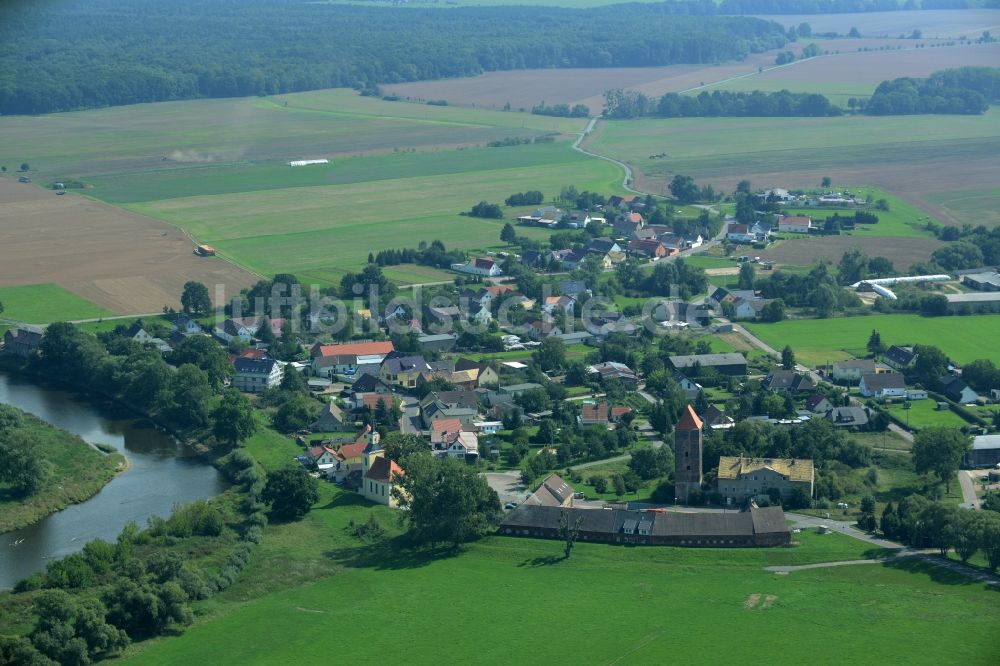 Luftbild Gruna - Dorfkern an den Fluss- Uferbereichen der Mulde in Gruna im Bundesland Sachsen