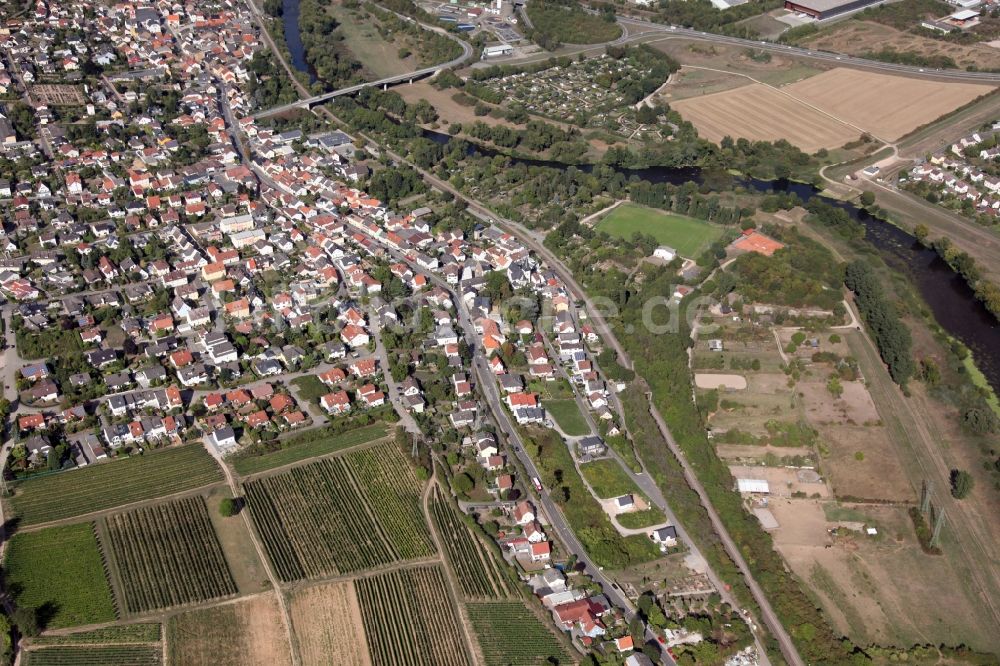 Münster-Sarmsheim von oben - Dorfkern an den Fluss- Uferbereichen der Nahe in Münster-Sarmsheim im Bundesland Rheinland-Pfalz