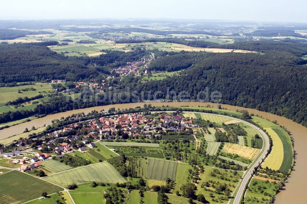 Binau von oben - Dorfkern an den Fluss- Uferbereichen Neckar im Ortsteil Mörtelstein in Binau im Bundesland Baden-Württemberg