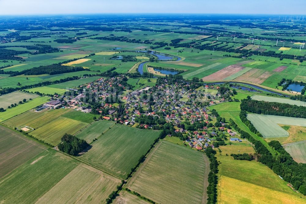 Luftbild Estorf - Dorfkern an den Fluss- Uferbereichen der Oste in Gräpel im Bundesland Niedersachsen, Deutschland