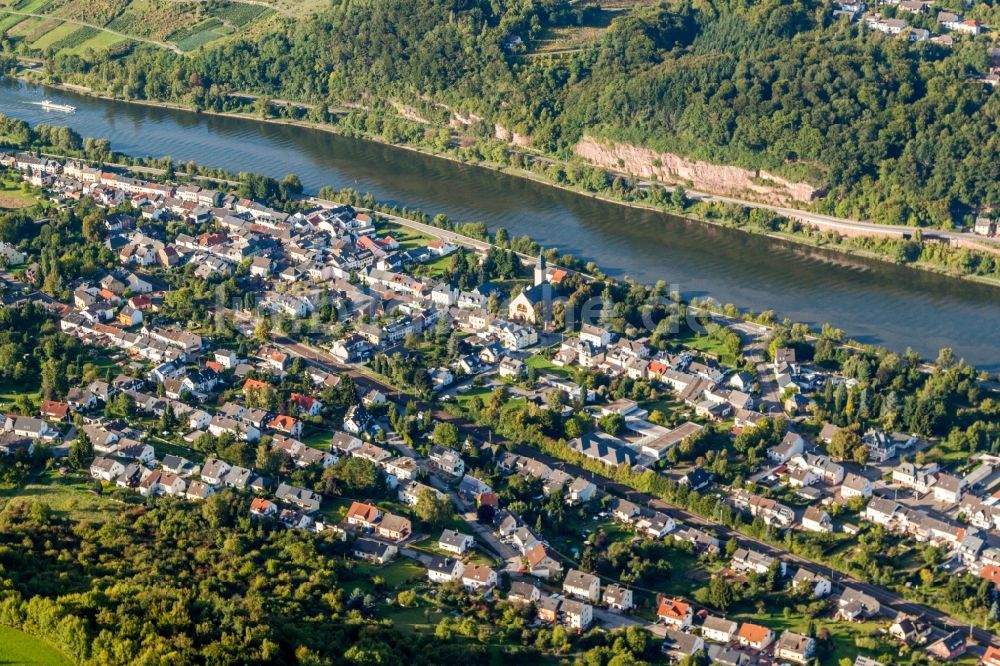 Luftbild Wasserliesch - Dorfkern an den Fluss- Uferbereichen in Wasserliesch im Bundesland Rheinland-Pfalz, Deutschland