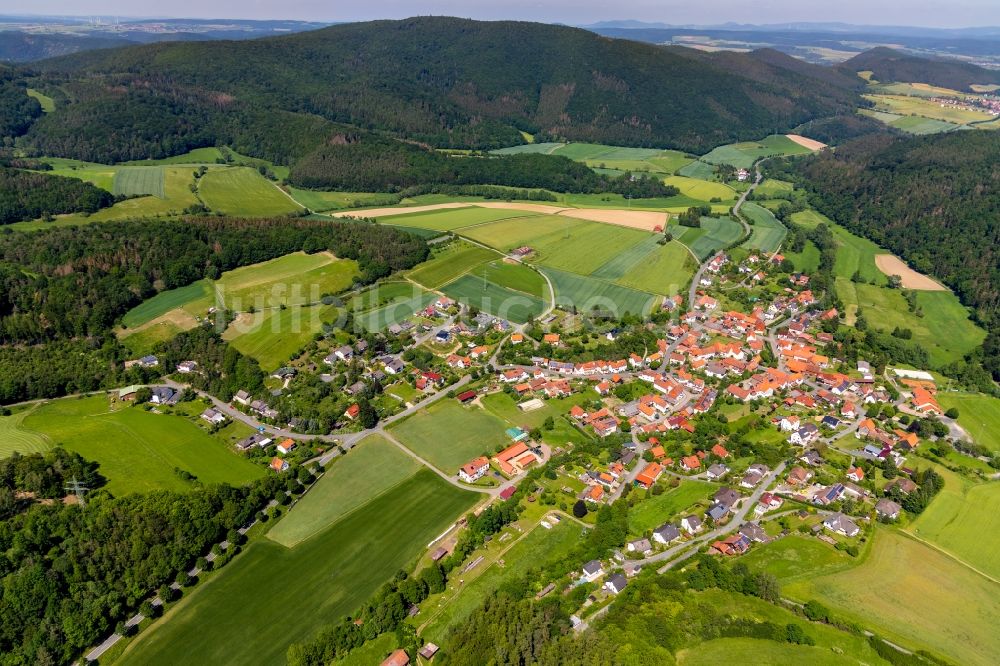 Luftaufnahme Gellershausen - Dorfkern in Gellershausen im Bundesland Hessen, Deutschland