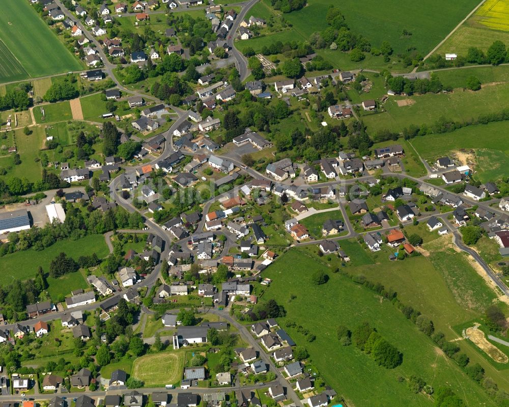 Hattert aus der Vogelperspektive: Dorfkern in Hattert im Bundesland Rheinland-Pfalz