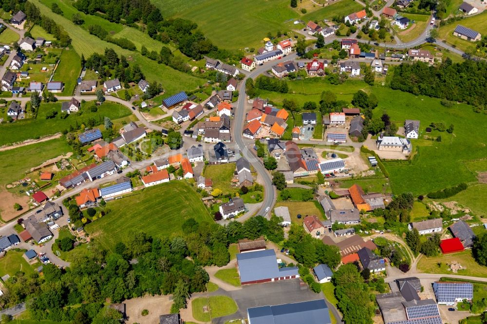 Luftaufnahme Hillershausen - Dorfkern in Hillershausen im Bundesland Hessen, Deutschland