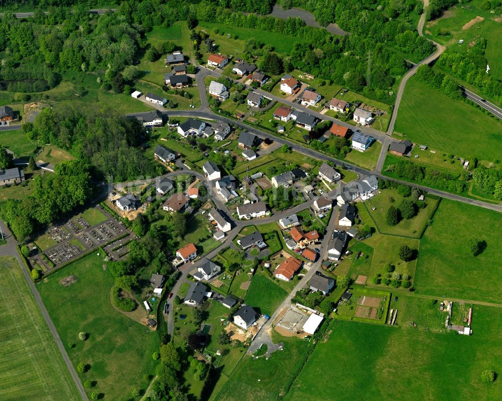 Luftaufnahme Hinterkirchen, Langenhahn - Dorfkern in Hinterkirchen, Langenhahn im Bundesland Rheinland-Pfalz