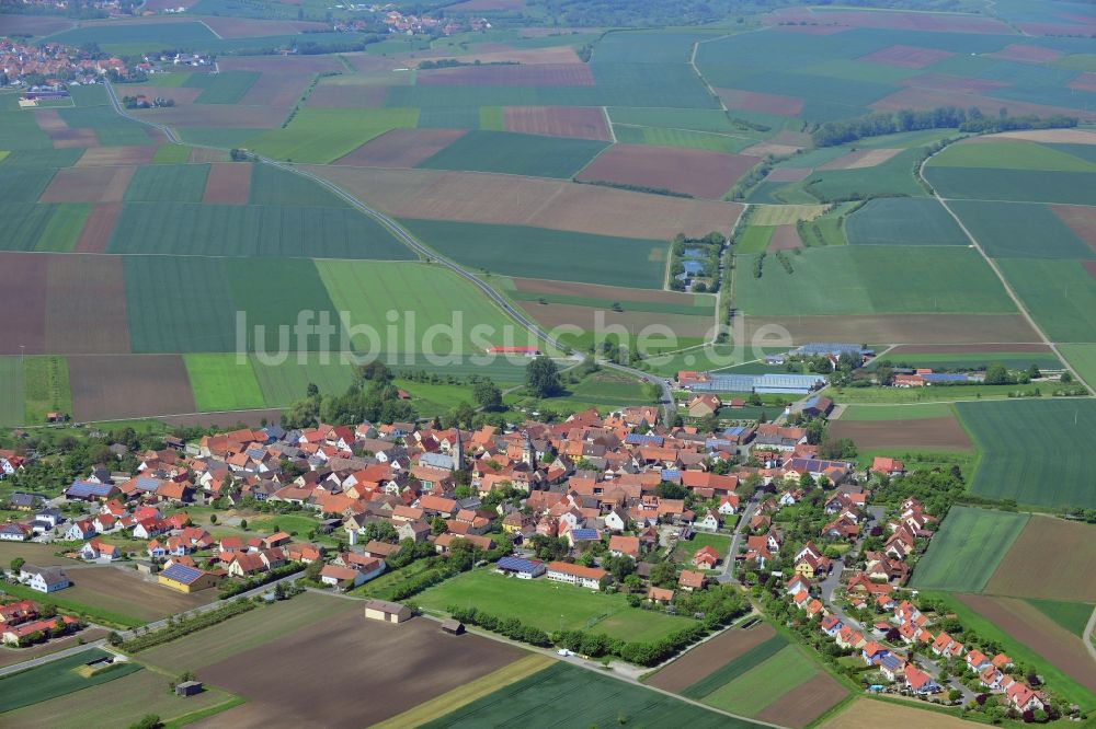 Hüttenheim, Willanzheim von oben - Dorfkern in Hüttenheim, Willanzheim im Bundesland Bayern