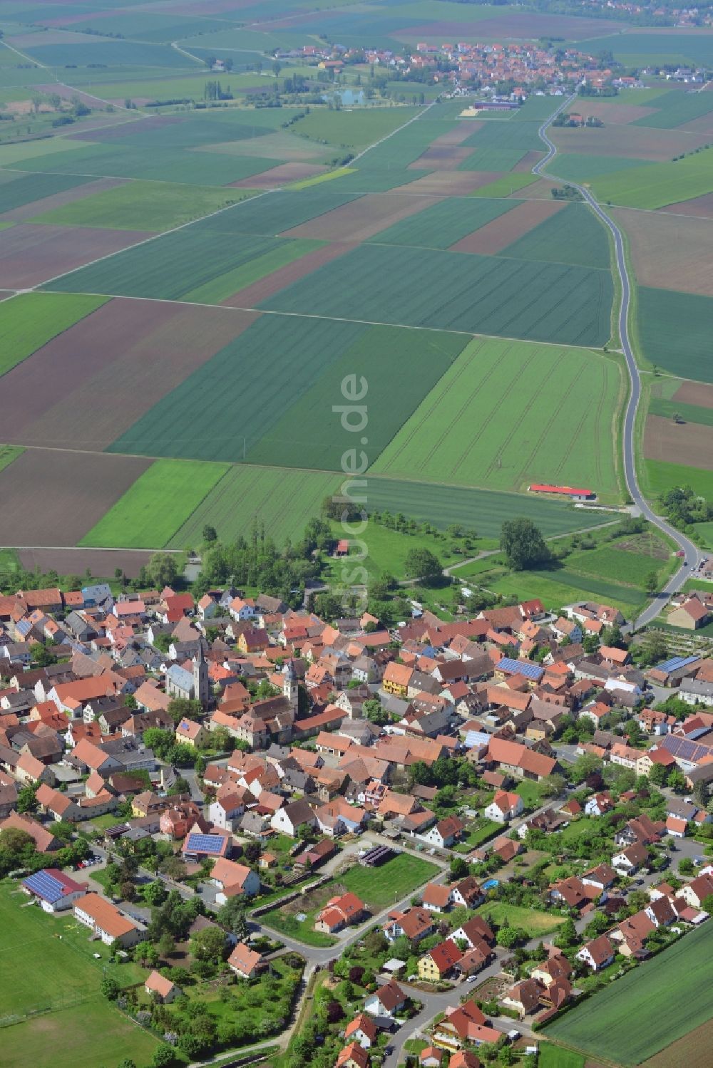 Luftaufnahme Hüttenheim, Willanzheim - Dorfkern in Hüttenheim, Willanzheim im Bundesland Bayern