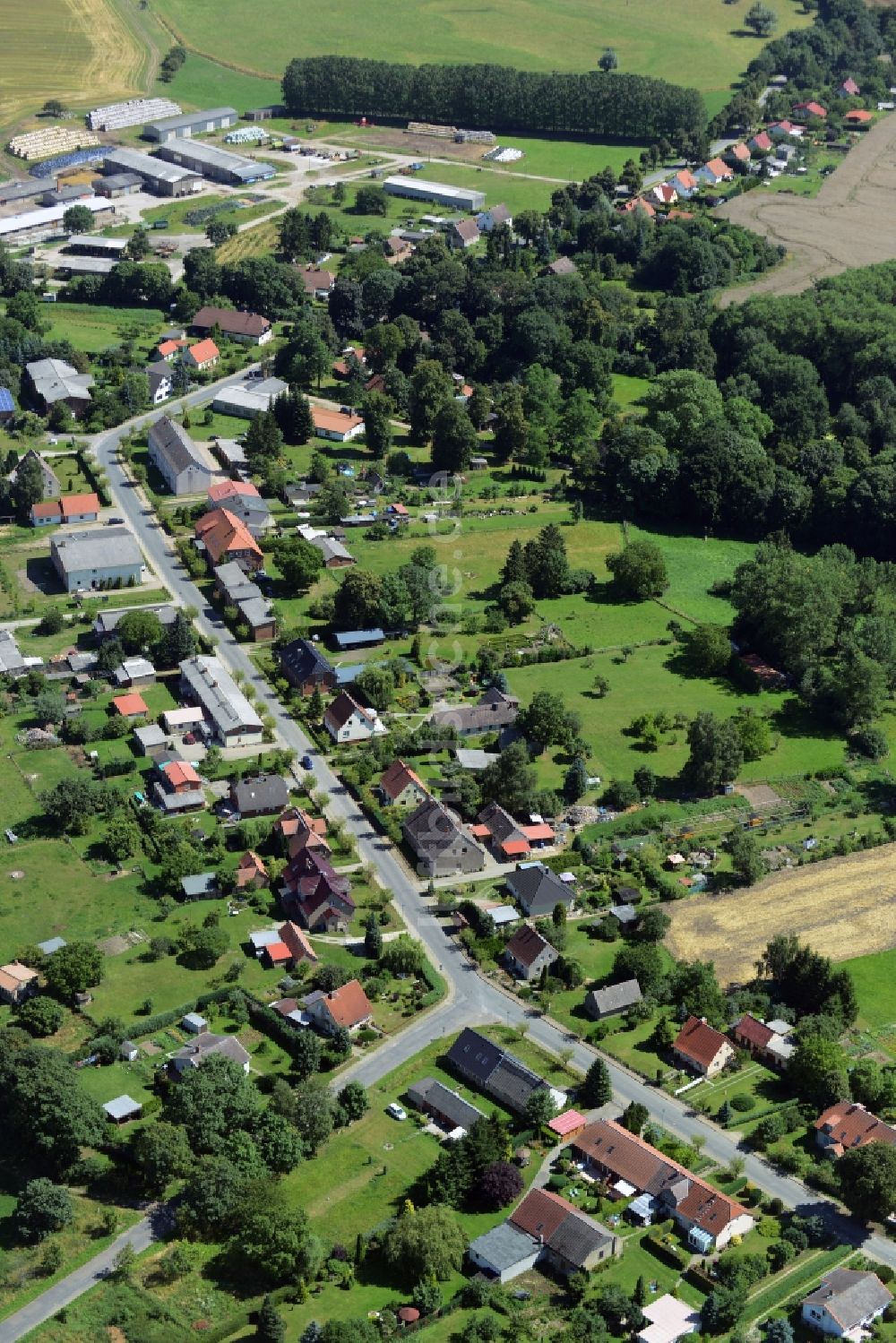 Klein Vielen von oben - Dorfkern in Klein Vielen im Bundesland Mecklenburg-Vorpommern