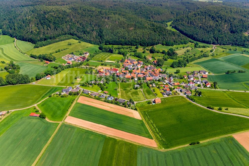 Königshagen von oben - Dorfkern in Königshagen im Bundesland Hessen, Deutschland