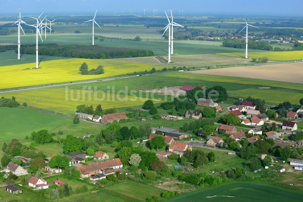 Könkendorf aus der Vogelperspektive: Dorfkern in Könkendorf im Bundesland Brandenburg