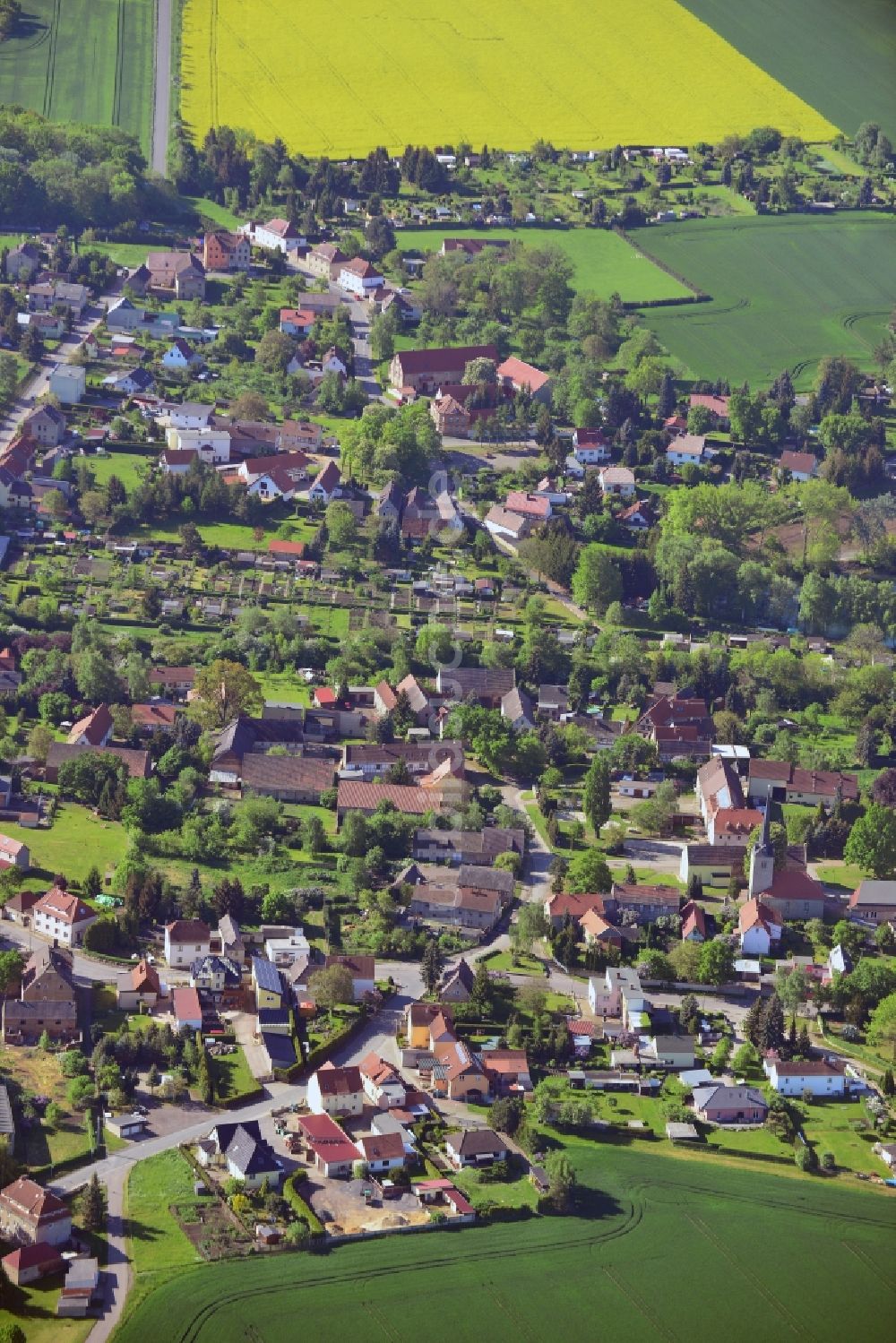 Krimmitzschen, Elsteraue von oben - Dorfkern in Krimmitzschen, Elsteraue im Bundesland Sachsen-Anhalt