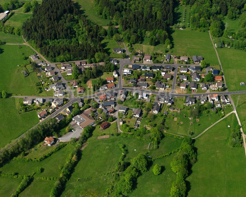 Luftbild Langenhahn, Hölzenhausen - Dorfkern in Langenhahn, Hölzenhausen im Bundesland Rheinland-Pfalz