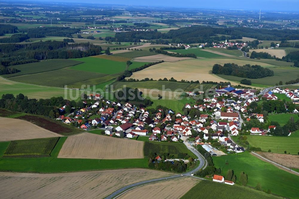 Lauterbach aus der Vogelperspektive: Dorfkern in Lauterbach im Bundesland Bayern, Deutschland