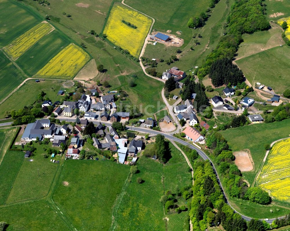 Lind von oben - Dorfkern in Lind im Bundesland Rheinland-Pfalz