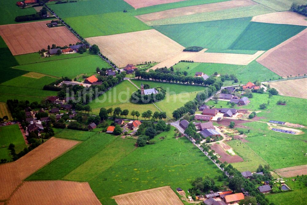 Louisendorf, Bedburg-Hau aus der Vogelperspektive: Dorfkern in Louisendorf, Bedburg-Hau im Bundesland Nordrhein-Westfalen